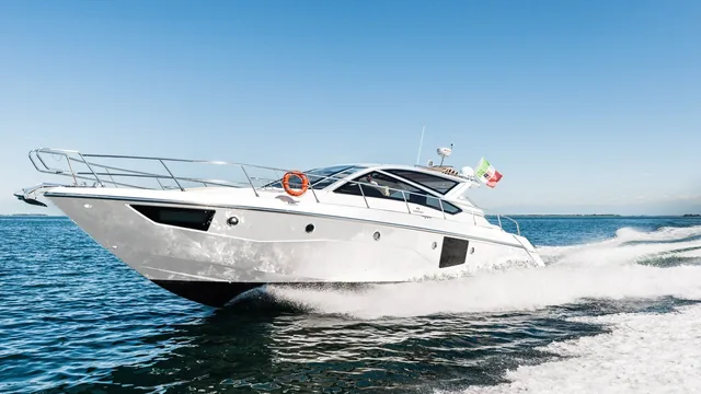 Cranchi Sixty 6 - yacht charter Cannes