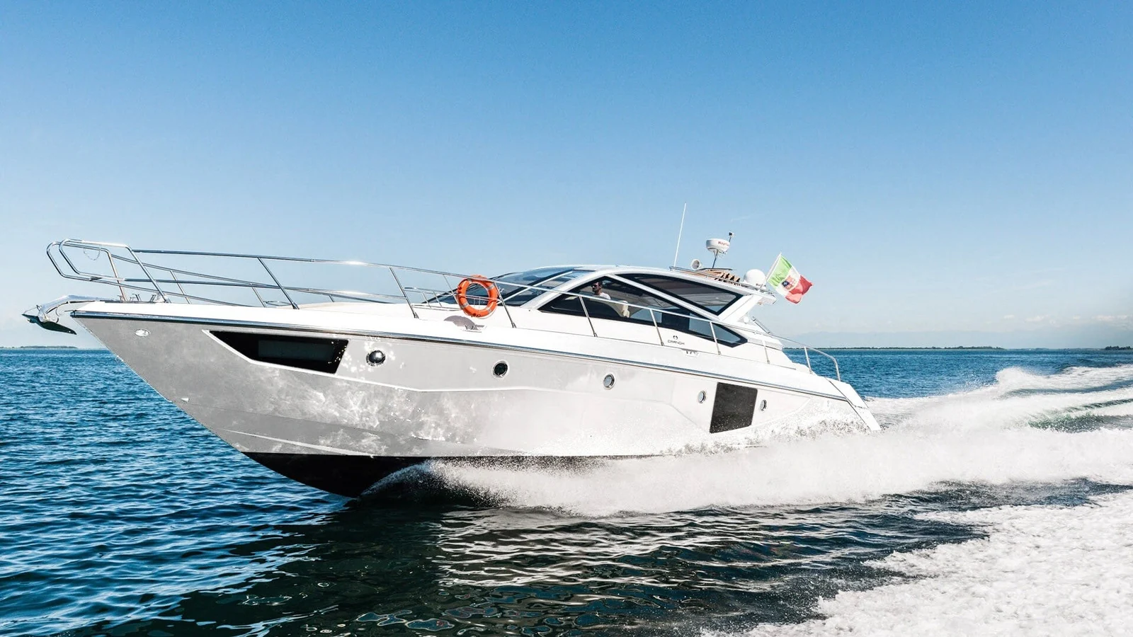 Cranchi Sixty 6 - photo 2 yacht charter Cannes