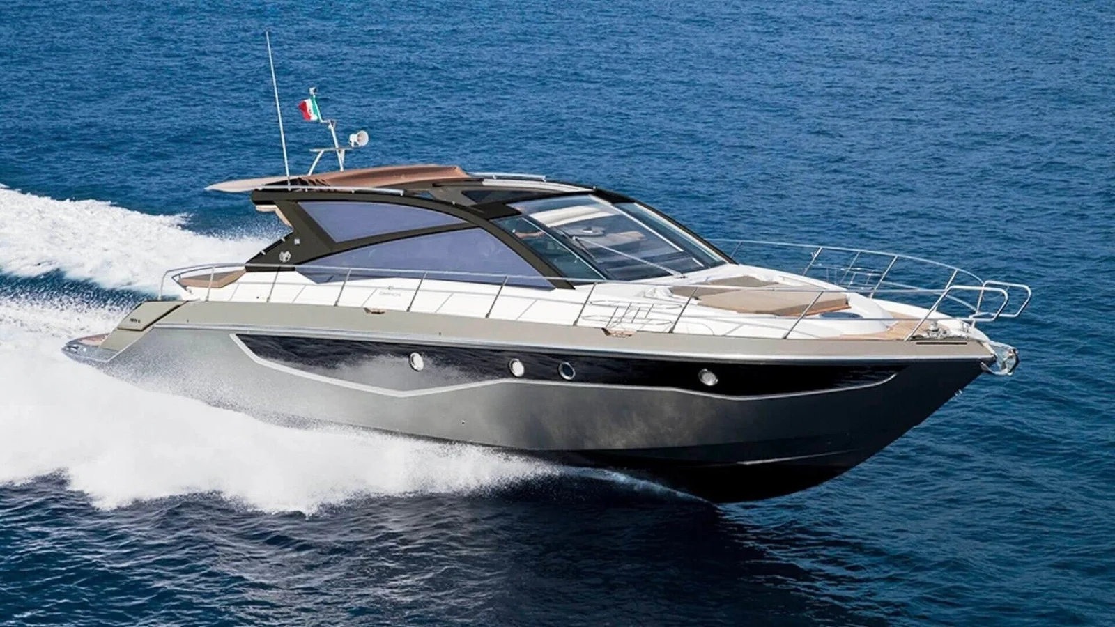 Cranchi Sixty 6 - photo 4 yacht charter Cannes