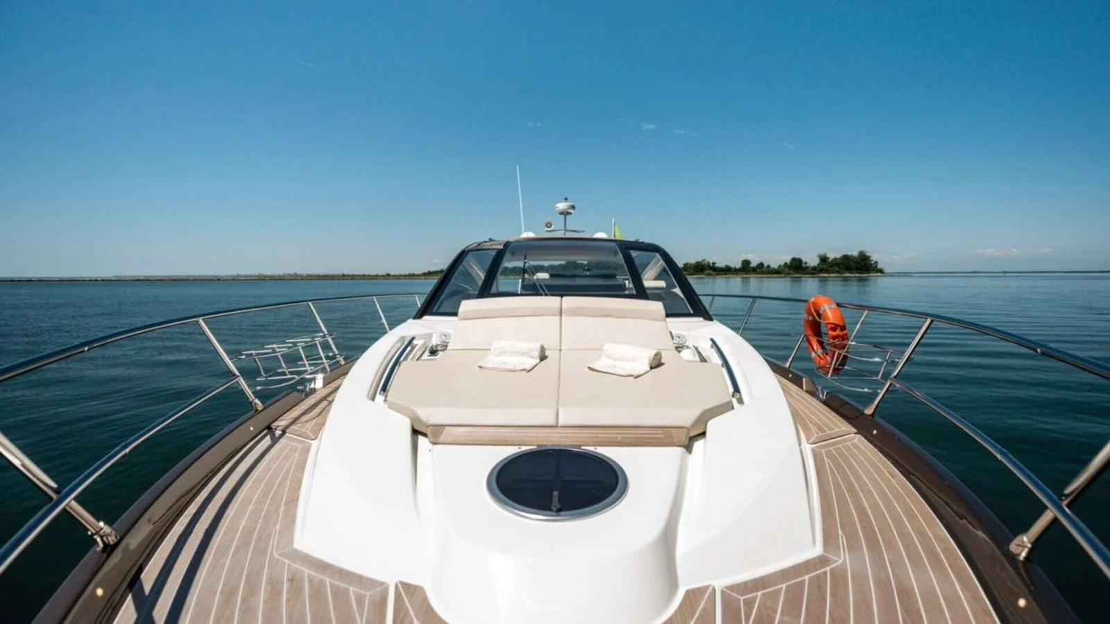 Cranchi Sixty 6 - photo 5 yacht charter Cannes