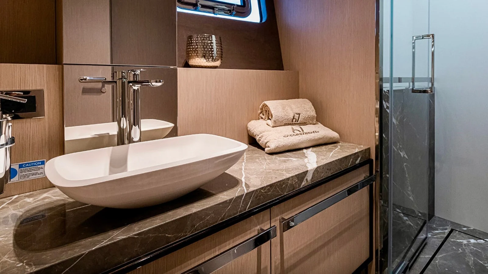 Cranchi 67 Settantotto - photo 18 yacht charter Cannes