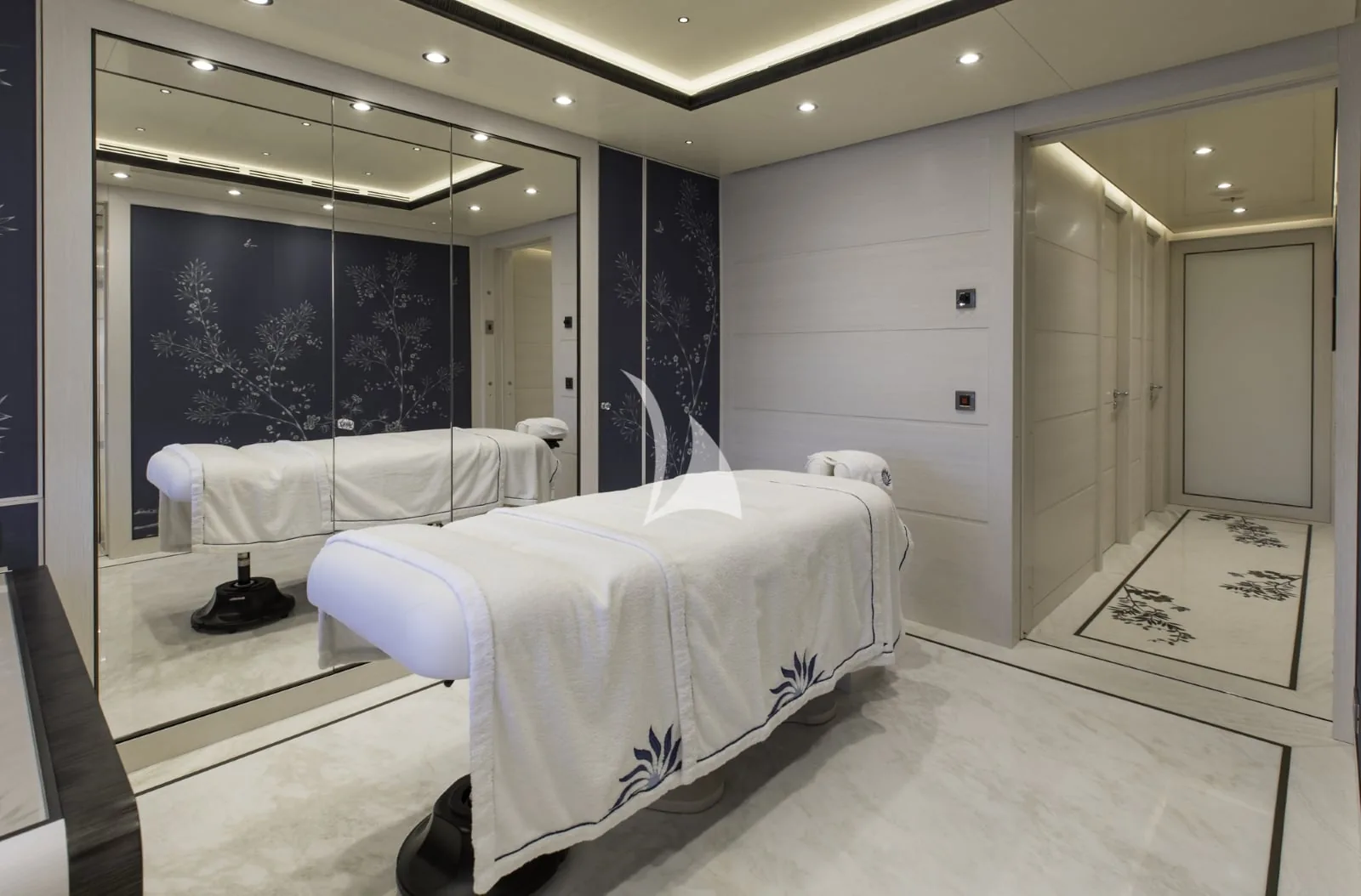 DAR - photo 52 yacht charter Cannes