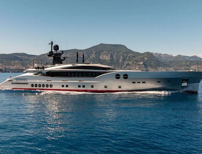 DB9 - photo 1, DB9 yacht charter