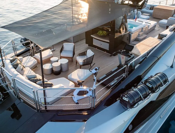DB9 - photo 15, DB9 yacht charter