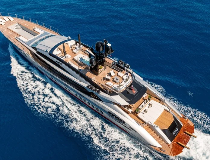 DB9 - photo 17, DB9 yacht charter