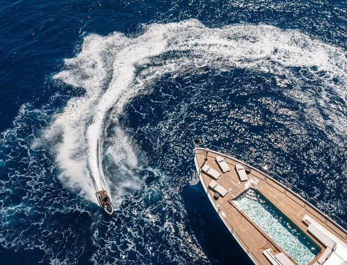 DB9 - photo 19, DB9 yacht charter