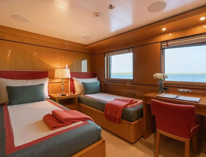 DEEP BLUE - photo 8, DEEP BLUE yacht charter