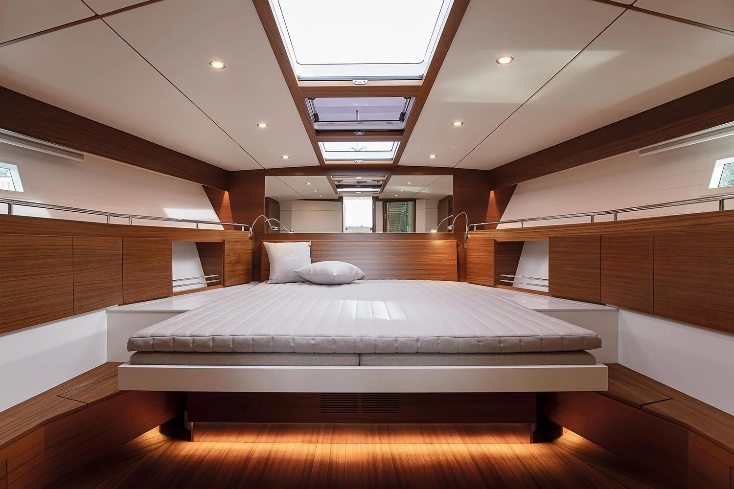 Delta 60 Open - photo 5 yacht charter Cannes