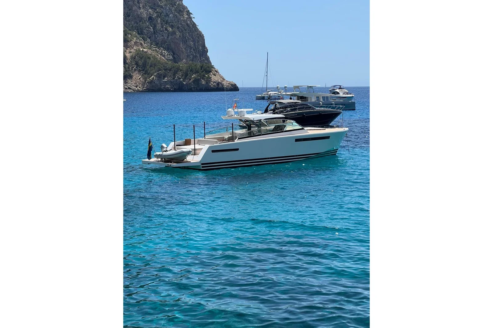 Delta 60 Open - photo 8 yacht charter Cannes