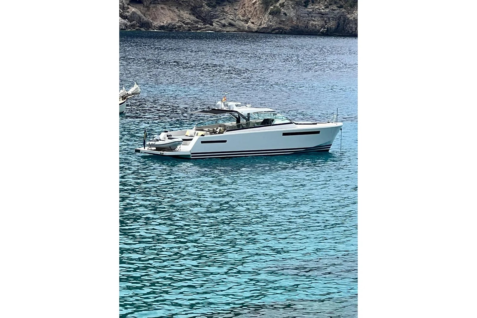 Delta 60 Open - photo 11 yacht charter Cannes