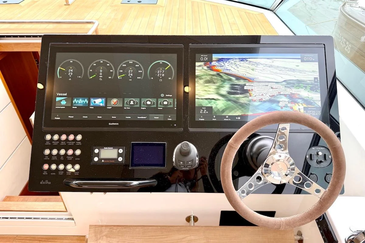 Delta 60 Open - photo 22 yacht charter Cannes