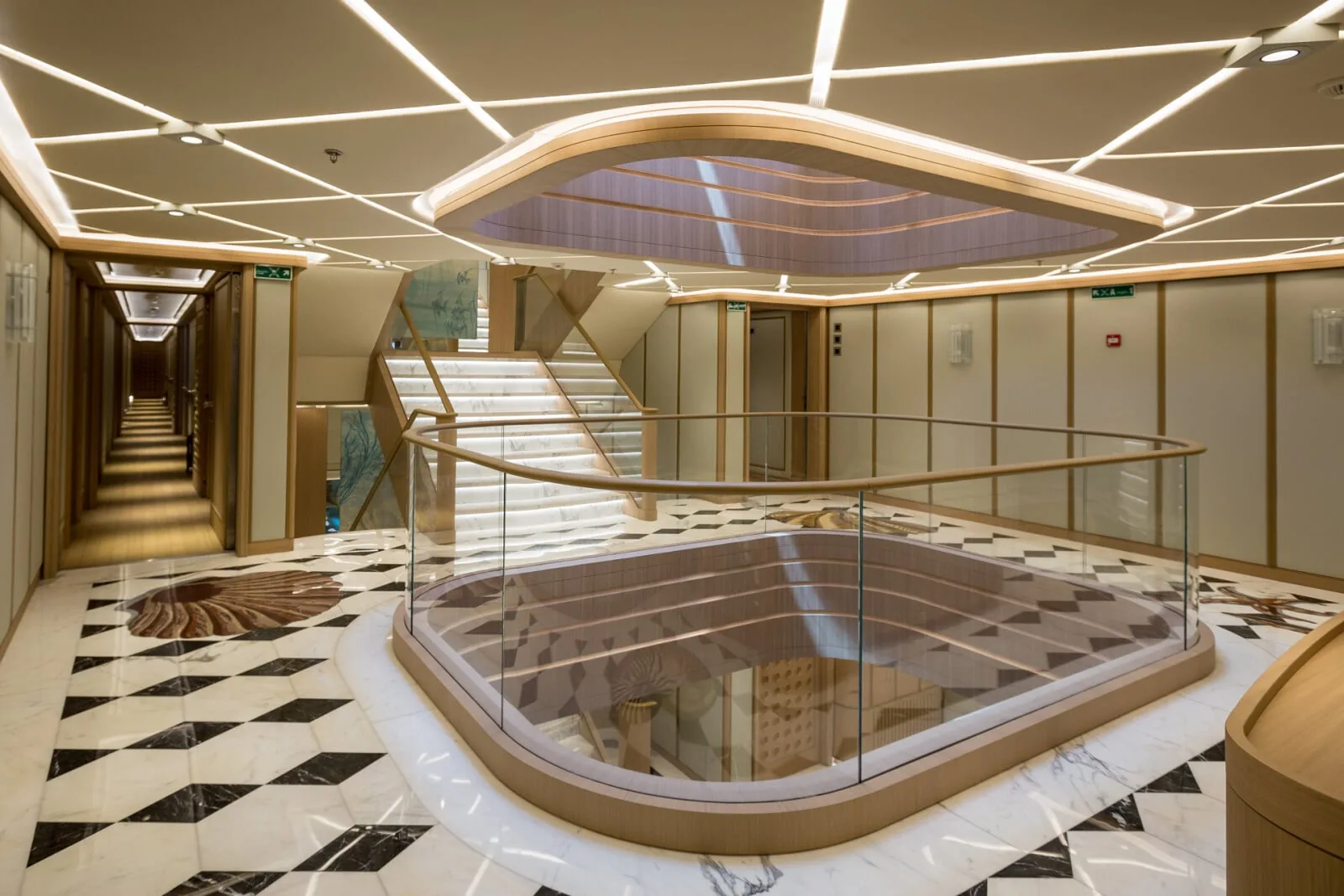 DREAM - photo 12 yacht charter Cannes