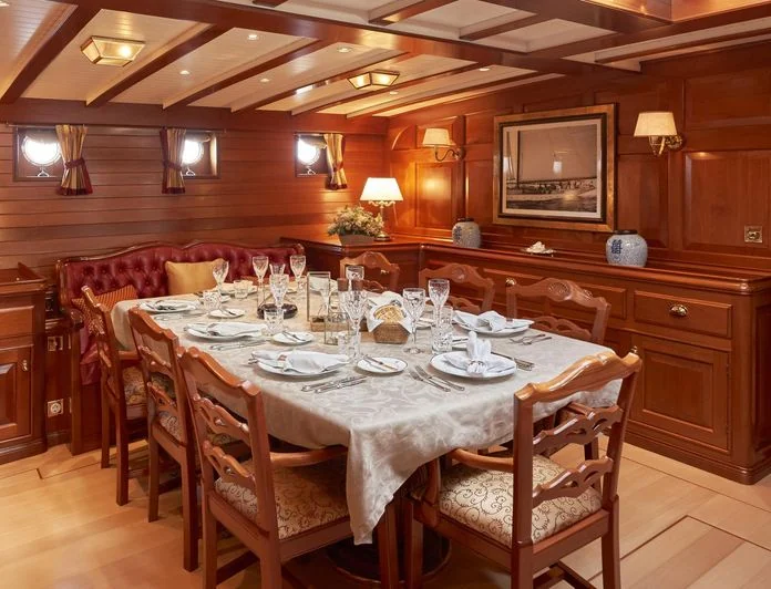 ELENA OF LONDON - photo 2, ELENA OF LONDON yacht charter