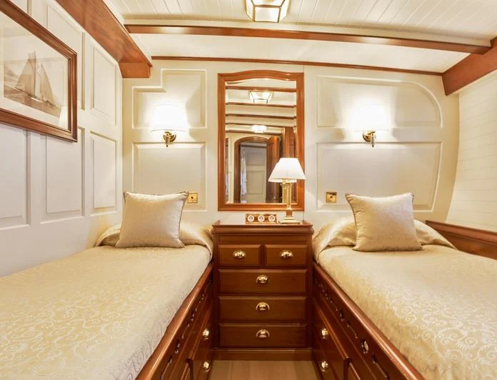 ELENA OF LONDON - photo 6, ELENA OF LONDON yacht charter