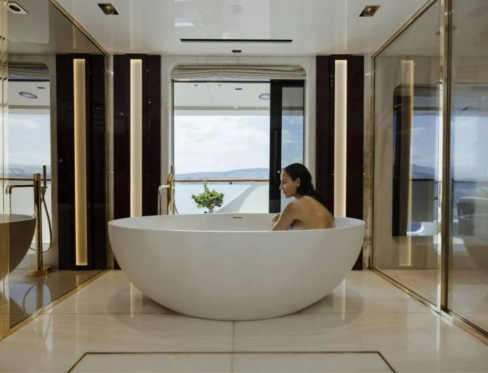 EMIR - photo 7, EMIR yacht charter