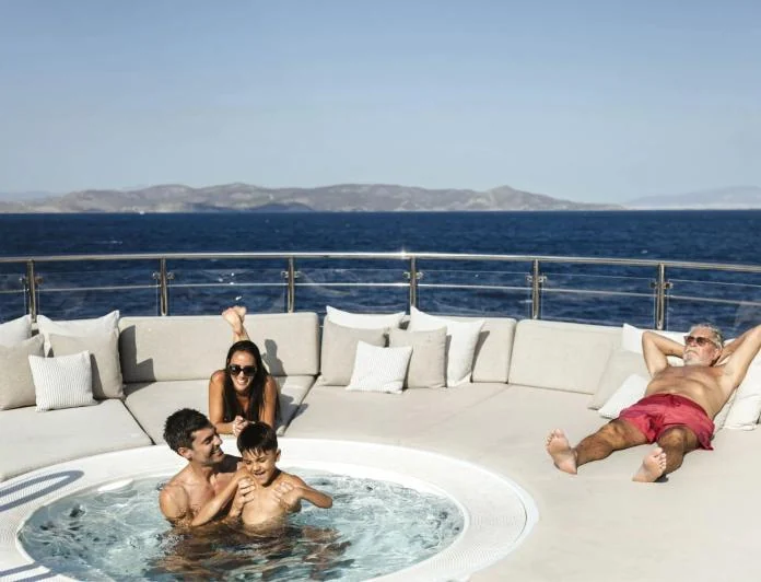 EMIR - photo 14, EMIR yacht charter