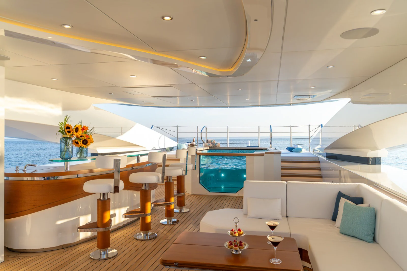 Eternal Spark - photo 3 yacht charter Cannes