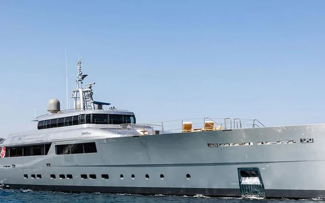 FALCO MOSCATA - explorer for week charter