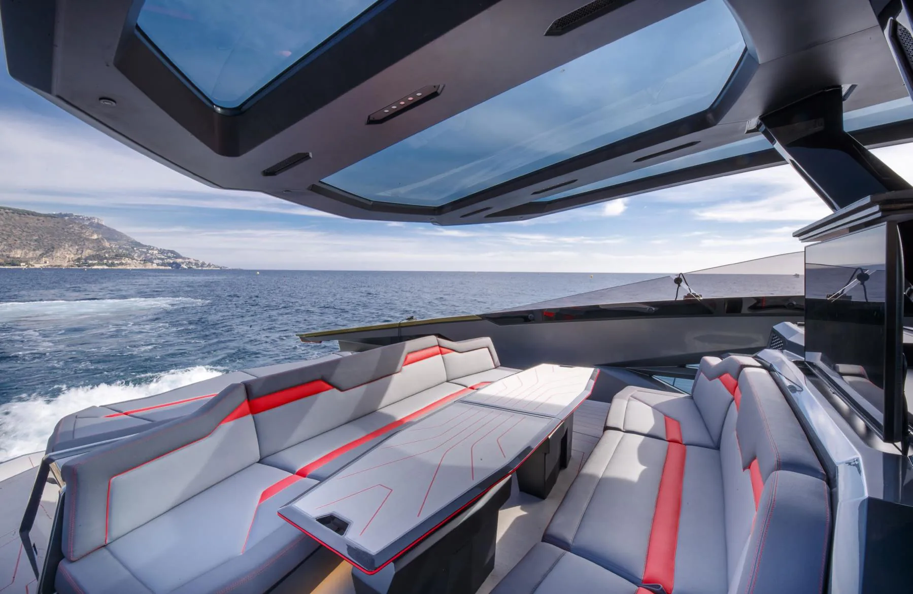 Fast One - photo 8 yacht charter Cannes
