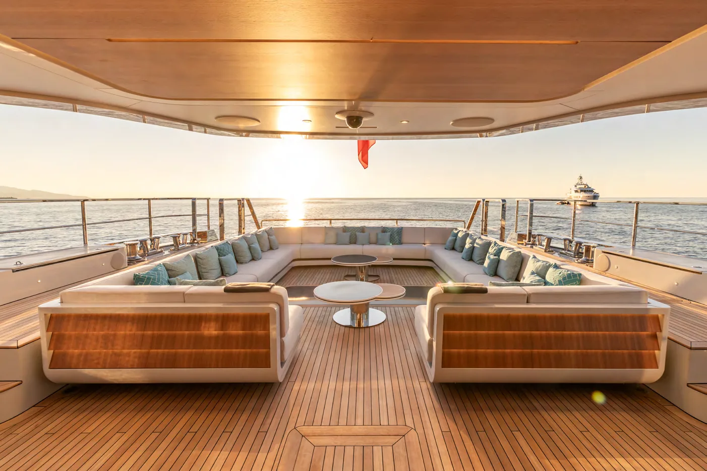 Felicita - photo 7 yacht charter Cannes
