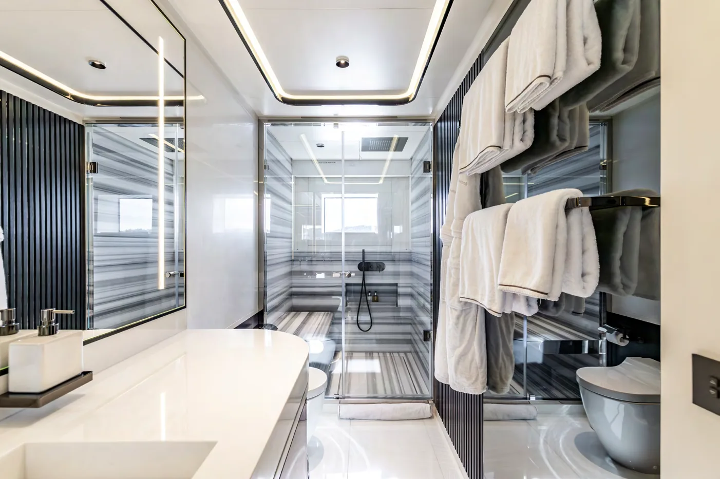 Felicita - photo 20 yacht charter Cannes