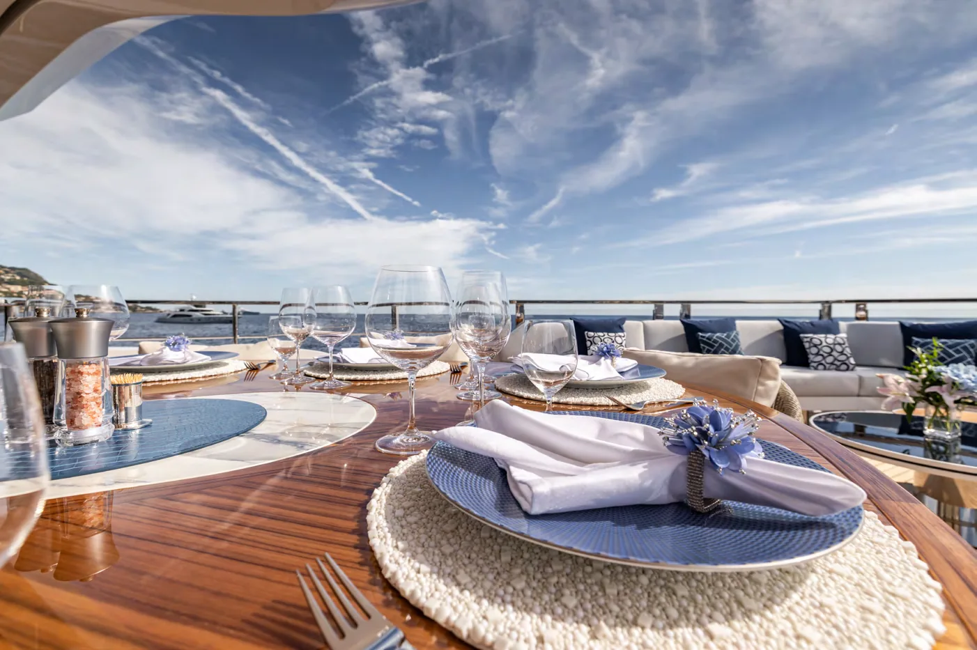 Felicita - photo 33 yacht charter Cannes