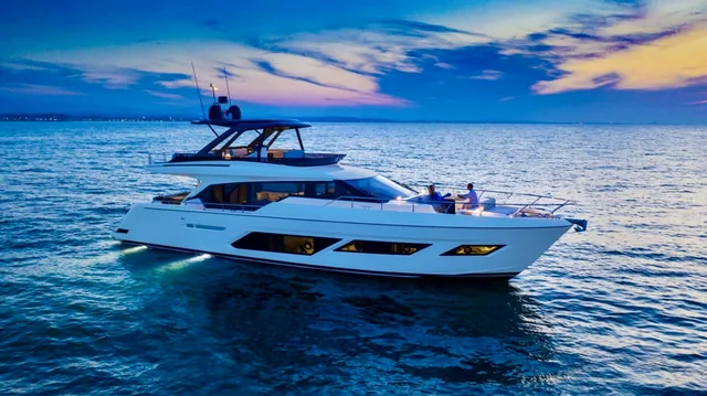 Ferretti 720 (Breeze) - yacht charter Cannes