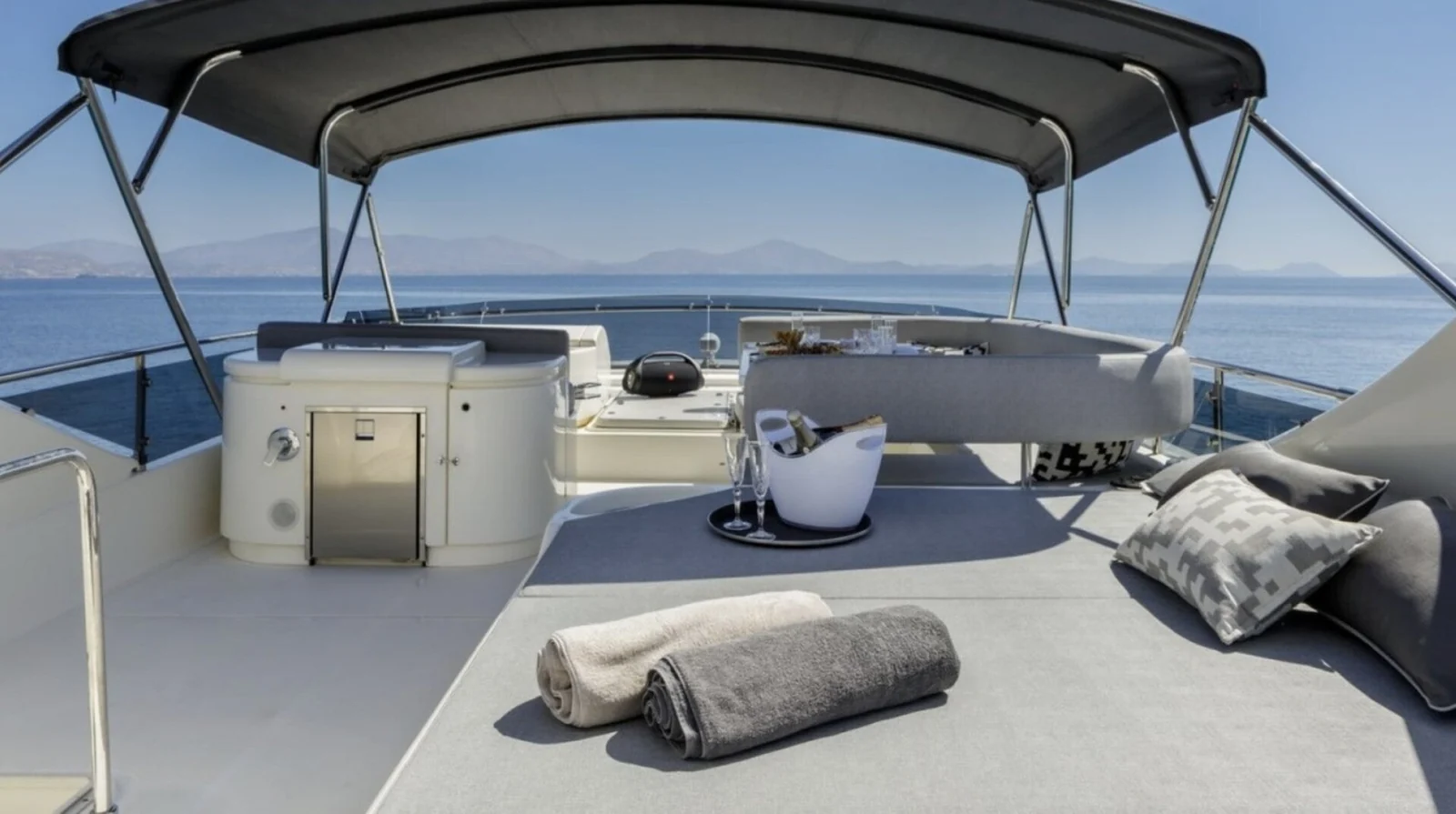 Ferretti 720 (Breeze) - photo 10 yacht charter Cannes