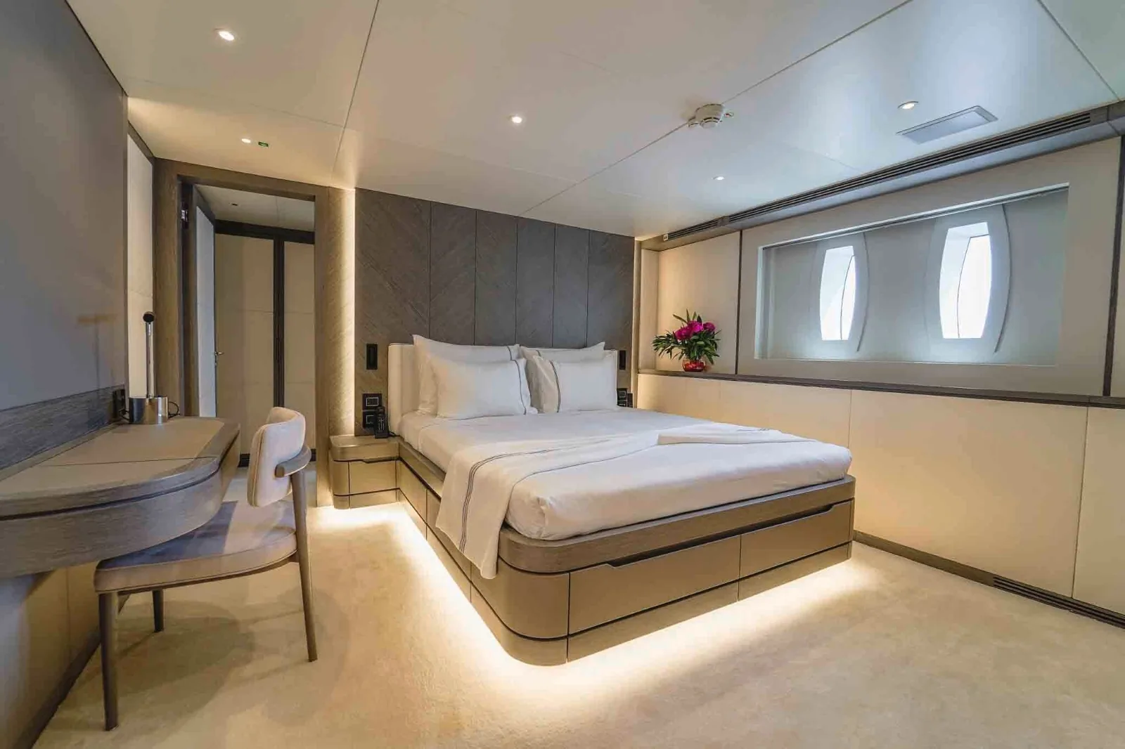 FORTUNA - photo 25 yacht charter Cannes