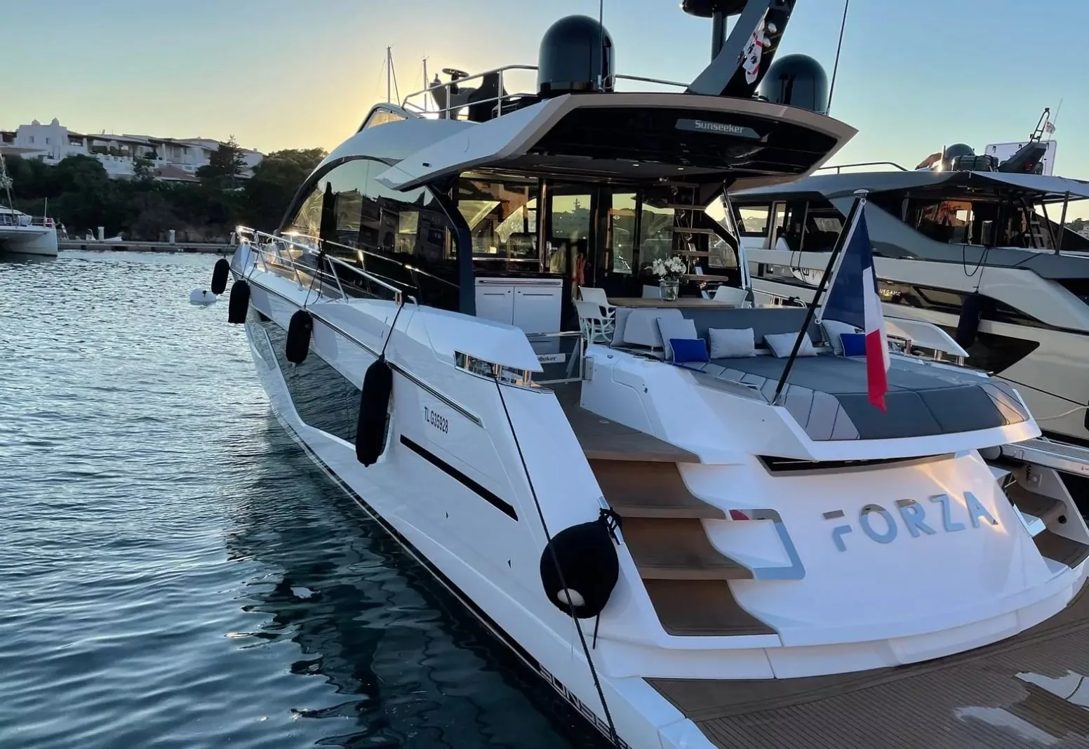 FORZA - photo 4 yacht charter Cannes