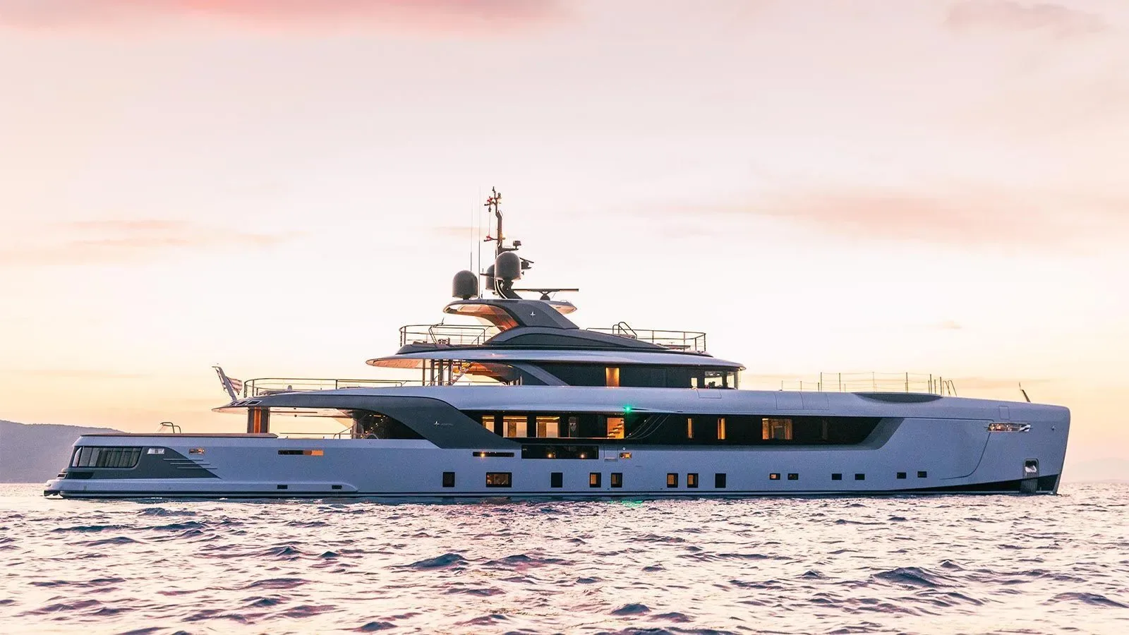 GECO - photo 3 yacht charter Cannes