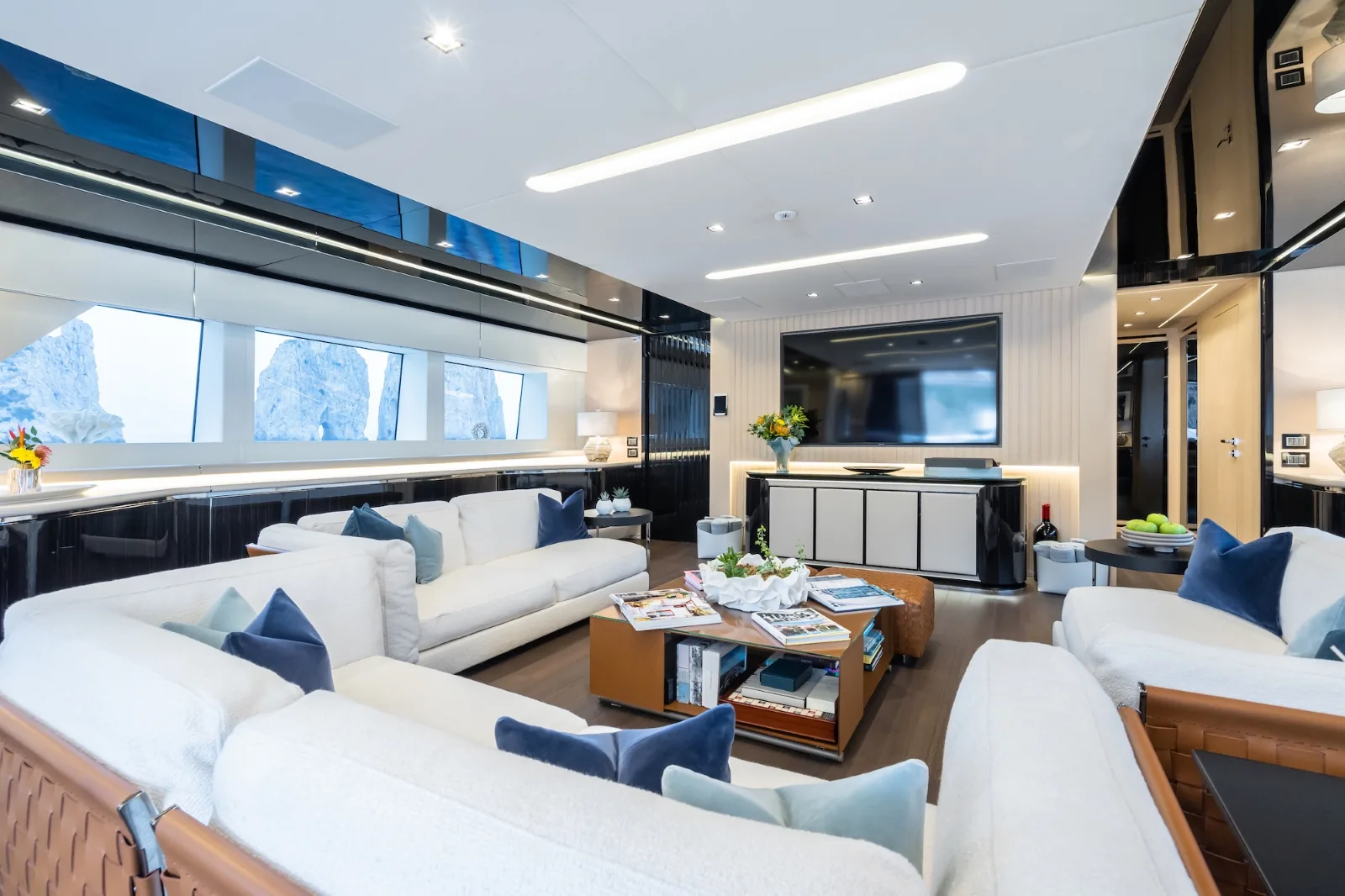 HALARA - photo 13 yacht charter Cannes
