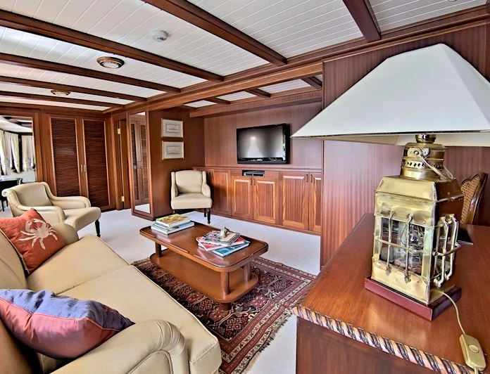 HALAS 71 - photo 8, HALAS 71 yacht charter
