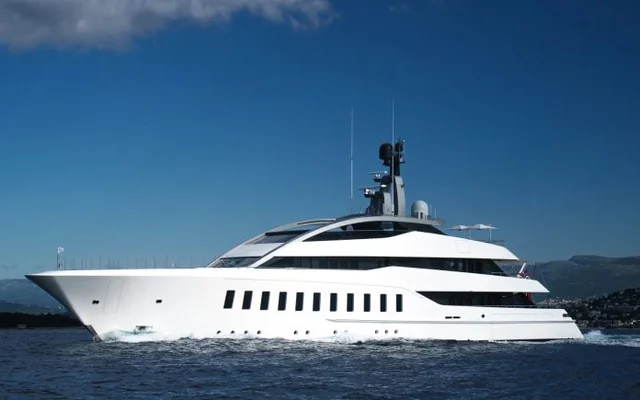 HALO - superyacht for week charter