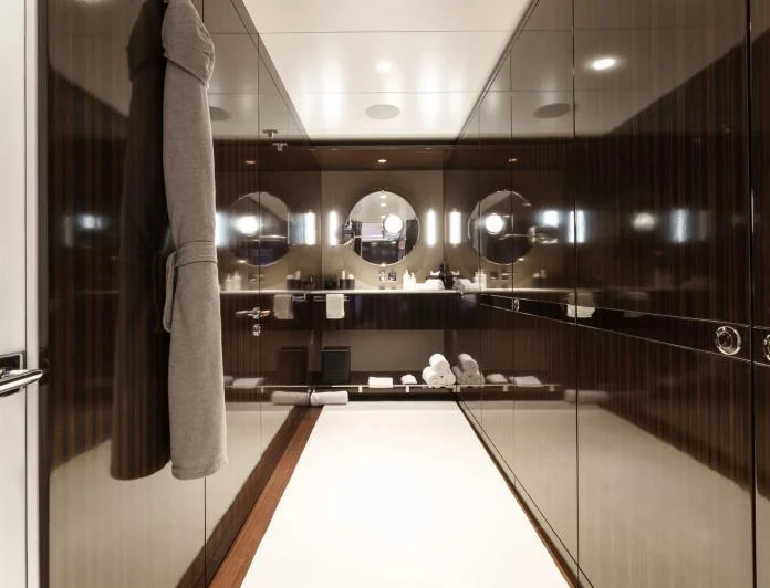 HALO - photo 6, HALO yacht charter