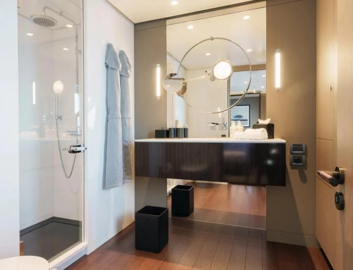 HALO - photo 9, HALO yacht charter
