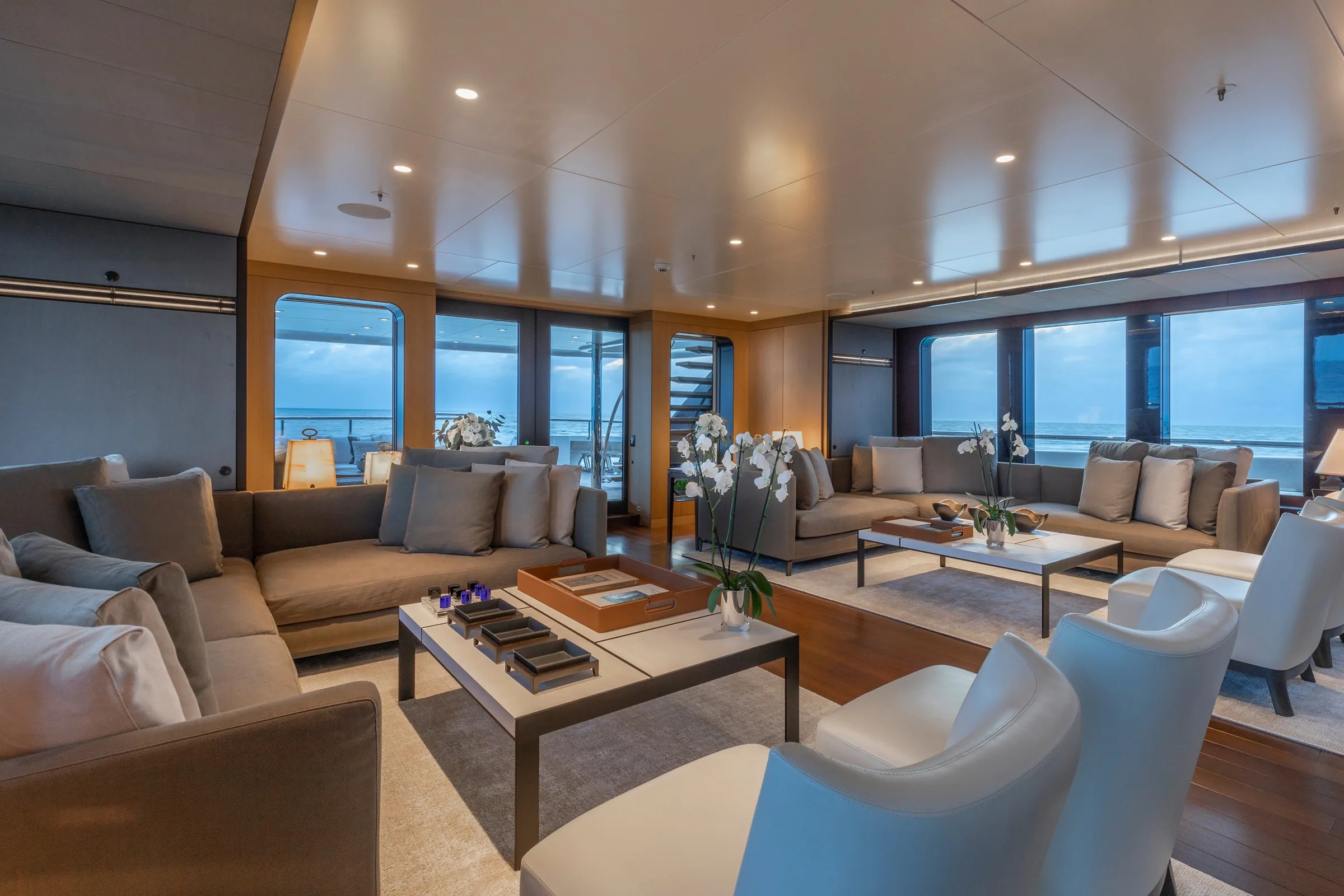HALO - photo 39 yacht charter Cannes