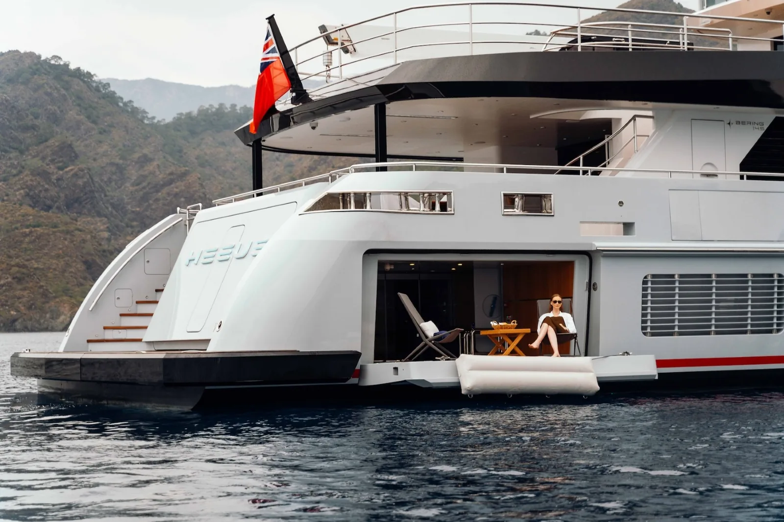HEEUS - photo 13 yacht charter Cannes