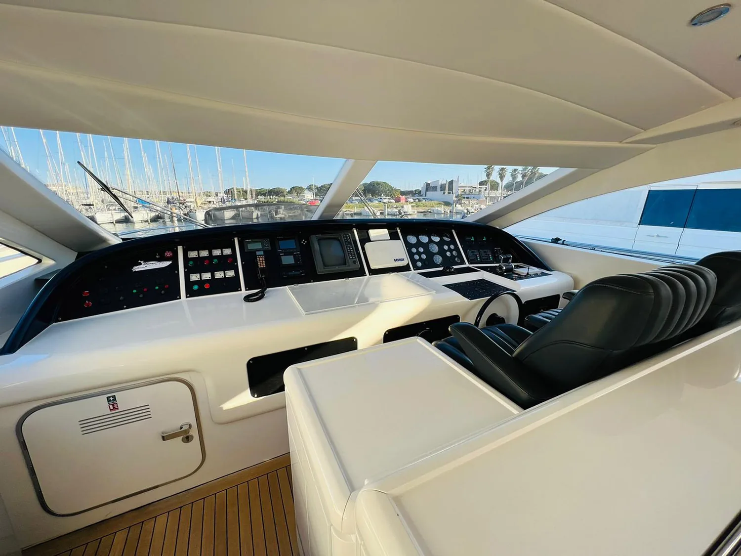 HELIOS - photo 12 yacht charter Cannes