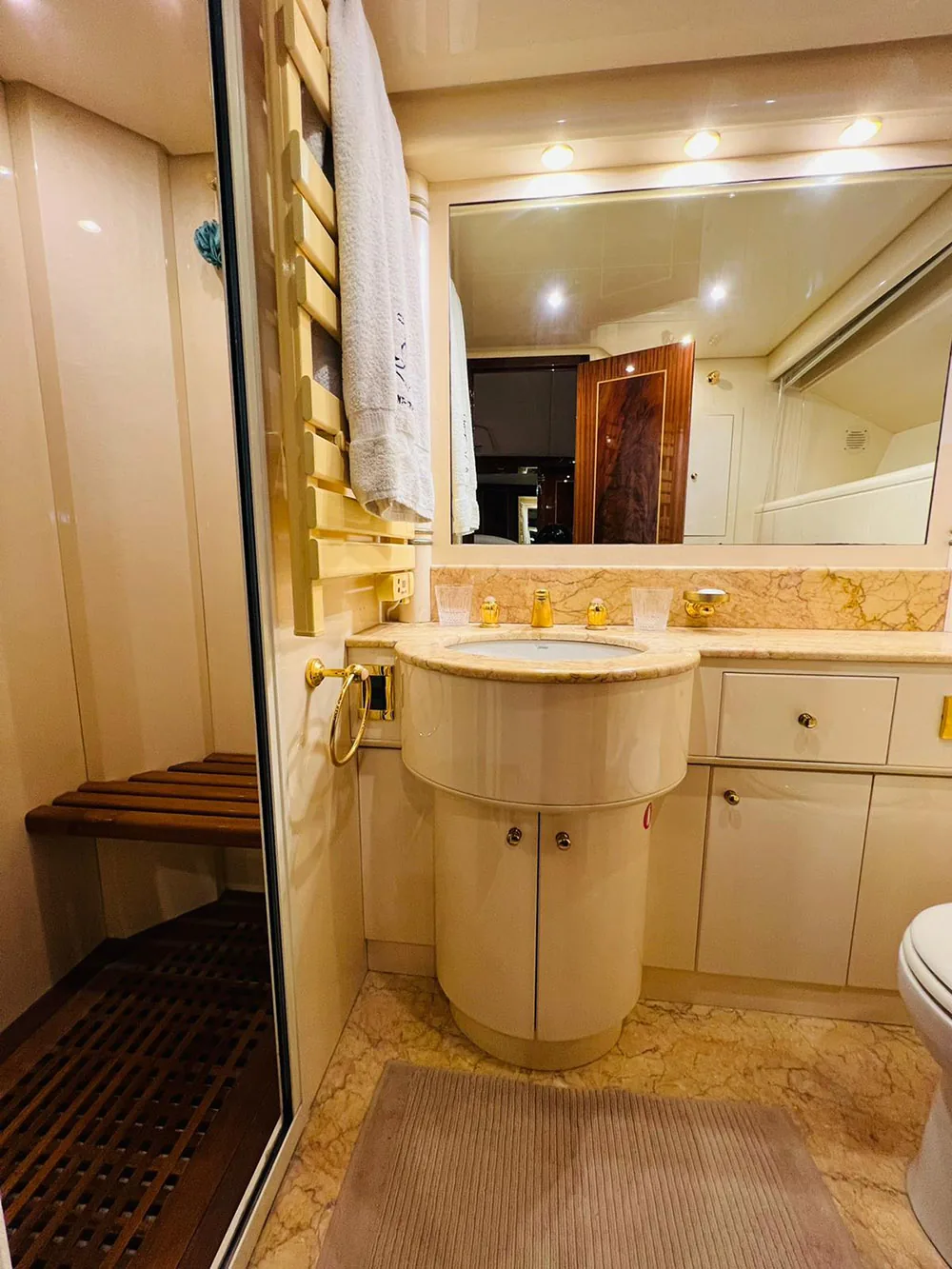 HELIOS - photo 22 yacht charter Cannes