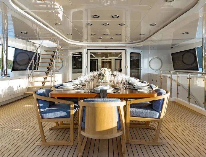 HOLDIN' MY OWN - photo 17, HOLDIN' MY OWN yacht charter