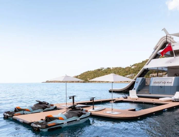 HOLDIN' MY OWN - photo 20, HOLDIN' MY OWN yacht charter