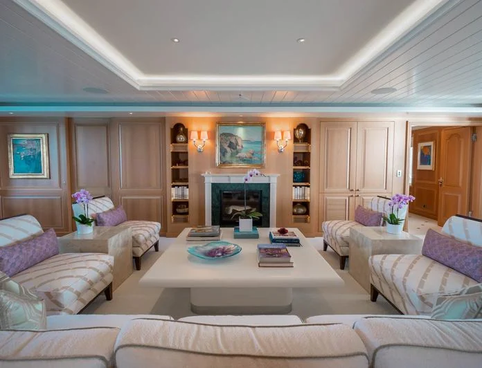 HUNTRESS - photo 2, HUNTRESS yacht charter