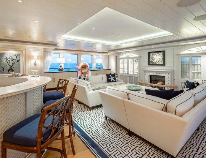 HUNTRESS - photo 14, HUNTRESS yacht charter