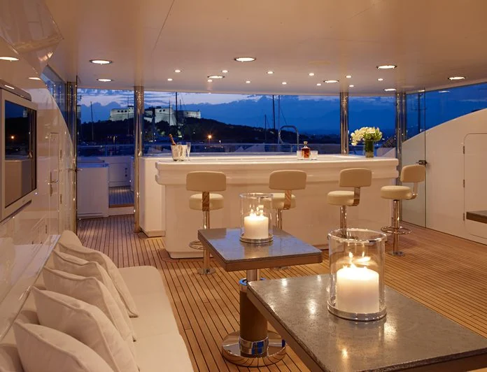 HURRICANE RUN - photo 10, HURRICANE RUN yacht charter