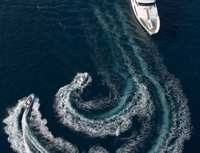 HURRICANE RUN - photo 17, HURRICANE RUN yacht charter