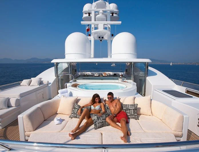 HURRICANE RUN - photo 18, HURRICANE RUN yacht charter