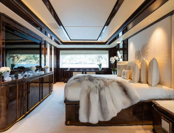 ILLUSION V - photo 6, ILLUSION V yacht charter