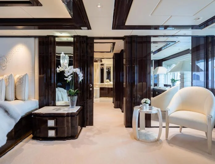ILLUSION V - photo 7, ILLUSION V yacht charter