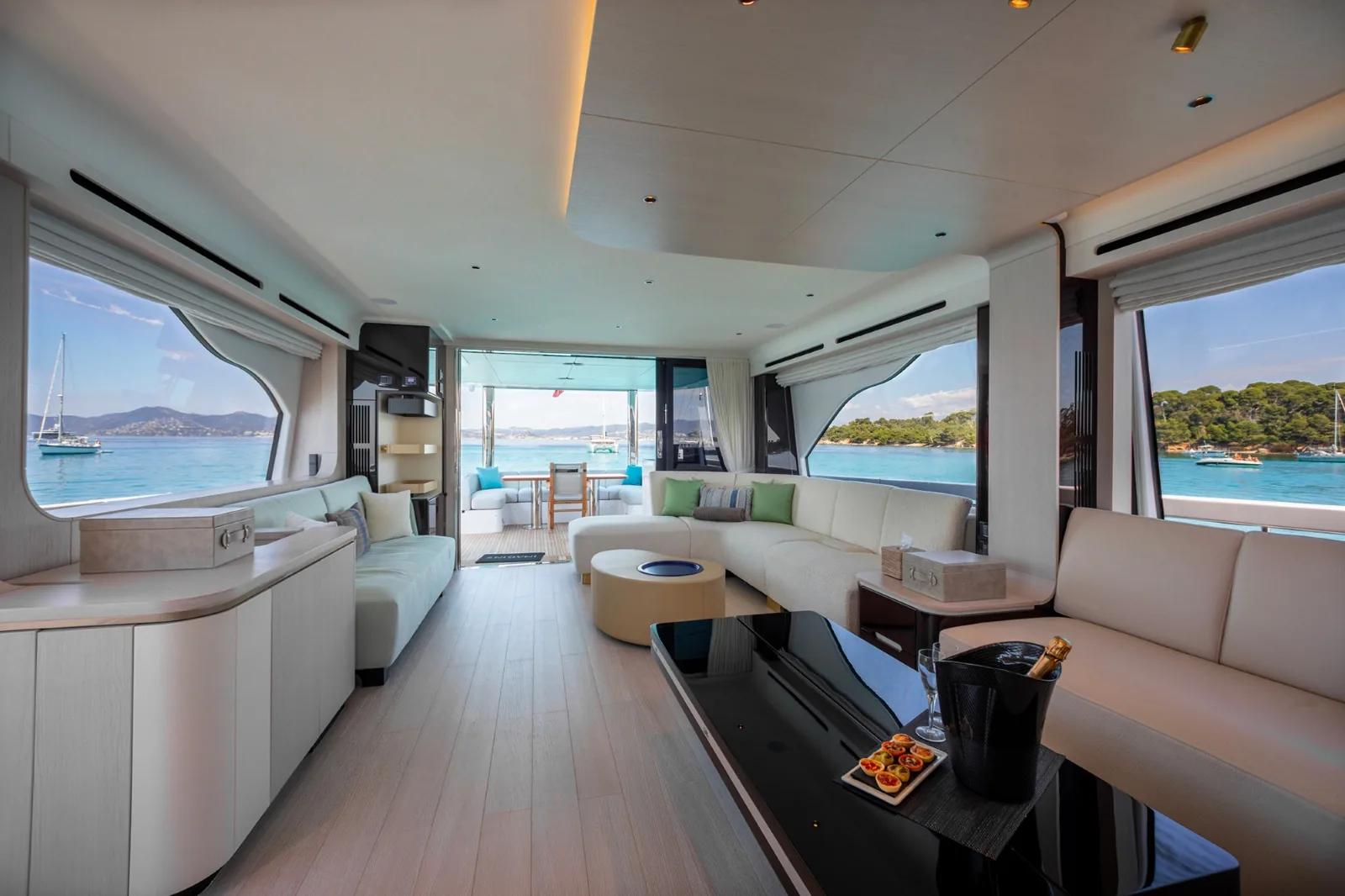IMAGINE - photo 12 yacht charter Cannes